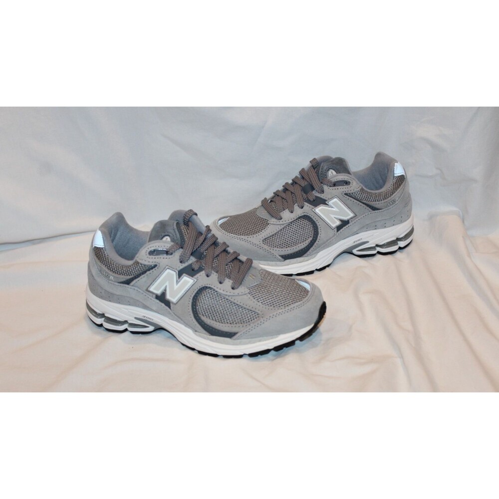 New Balance 2002R Men 5 Women 6.5 Grey Suede Leather Athletic Sneakers $145 NEW